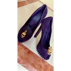 Alexader mcqueen skull pumps